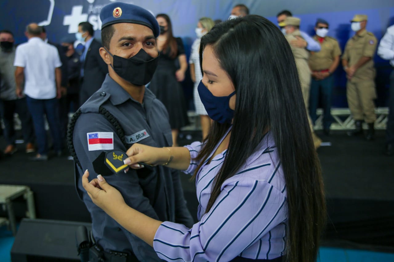 08 Dep. Joana Darc diz que a missão foi cumprida em formatura dos novos policiais militares do Amazonas