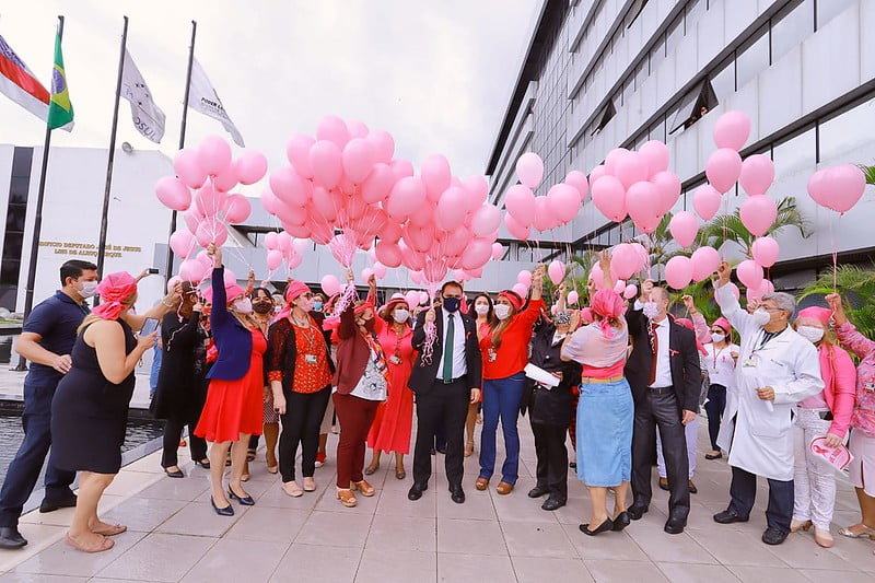 12 Assembleia Legislativa do Amazonas encerra Outubro Rosa com ato simbólico de soltura de balões