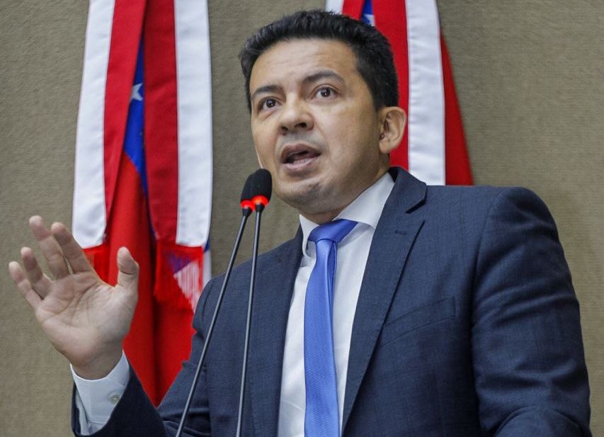 03 Dep. Delegado Péricles denuncia irregularidades em obra de pavimentação da AM 010 e1636028746103