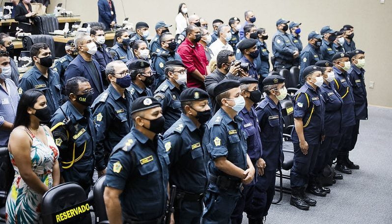 06 Guardas municipais são homenageados na Assembleia nesta terça feira 30 e1638298924148