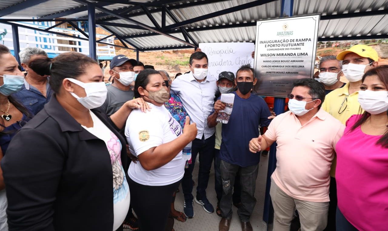 08 Dep. Sinésio Campos entrega porto de Itaubal e beneficia 10 mil famílias na região do rio Arari em Itacoatiara e1636403717432