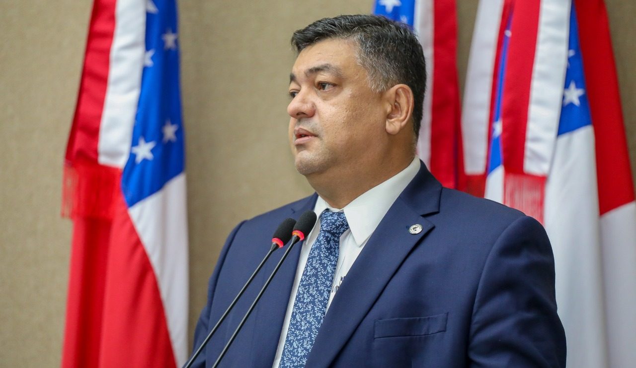 13 Dep. Dermilson Chagas diz que problema de espaco para alunos em colegios da PM e falta de planejamento do Governo do Amazonas e1637873758153