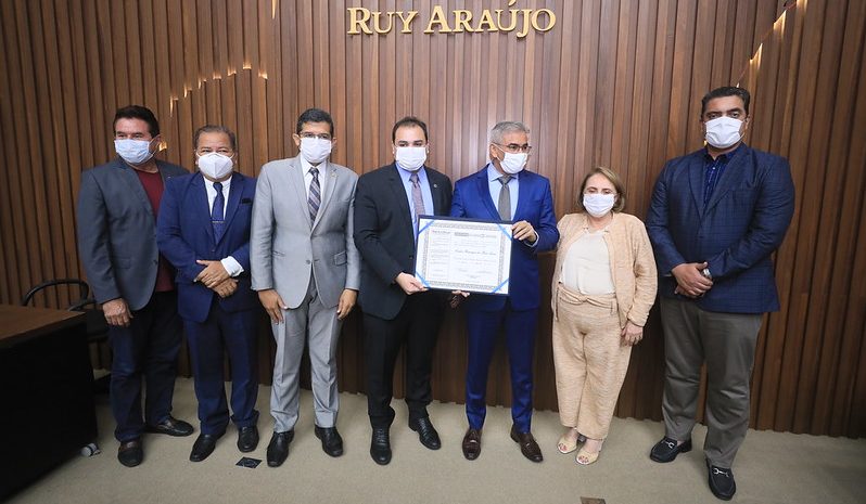 07 Aleam concede título de Cidadão do Amazonas a Secretário de Infraestrutura e Região Metropolitana e1639417509637