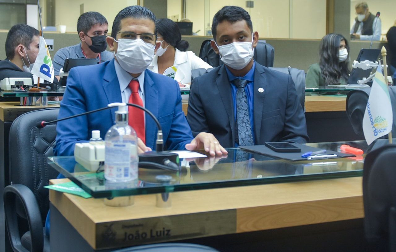 14 Dep. Joao Luiz participa da posse do Parlamento Jovem na Assembleia Legislativa do Amazonas e1638470060522