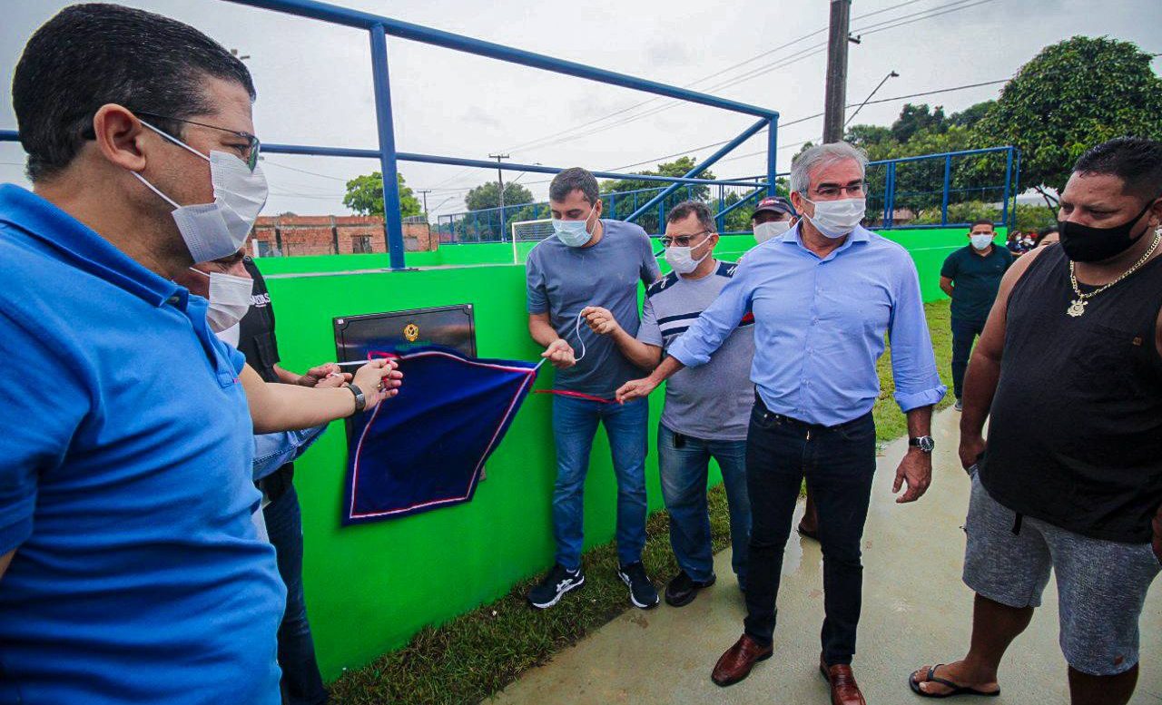 08 Dep. João Luiz participa da entrega dos campos da Baixada Fluminense e Igarapé do Passarinho e1643399053988