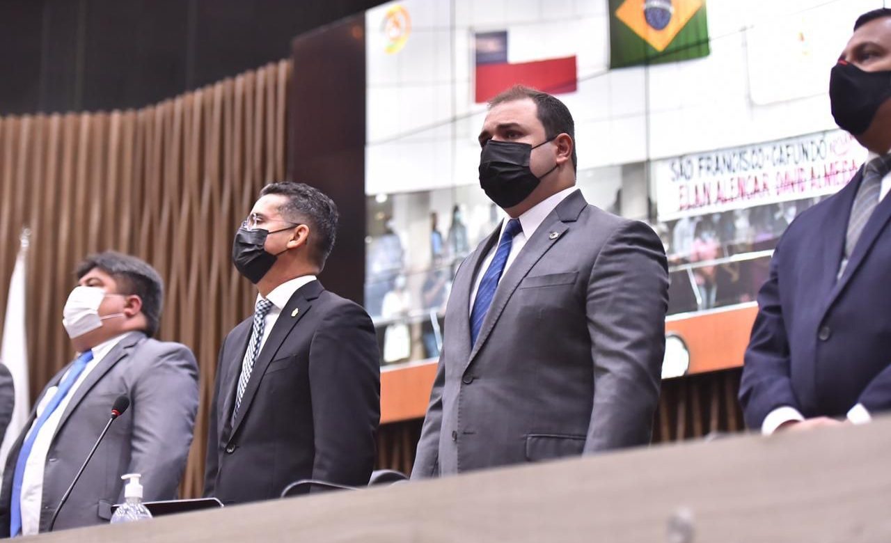 04 Dep. Roberto Cidade Presidente Roberto Cidade participa da leitura da mensagem do prefeito de Manaus na Câmara Municipal e1643822155242