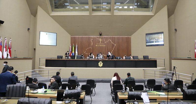 05 Atenção à saúde dos profissionais de educação da rede estadual entra em pauta na Aleam e1645550385551