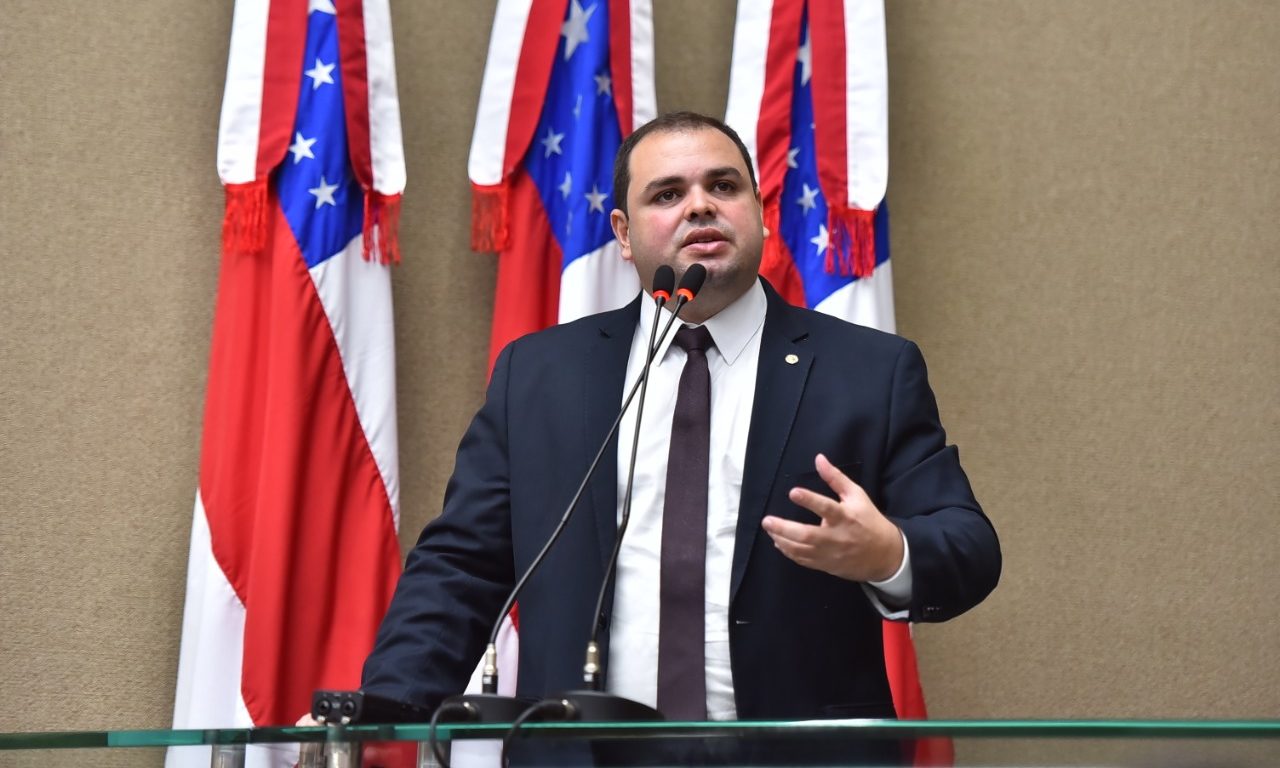 07 Dep. Roberto Cidade apresenta PL para catalogação de áreas turísticas com risco de desastre natural no Amazonas e1643910092189