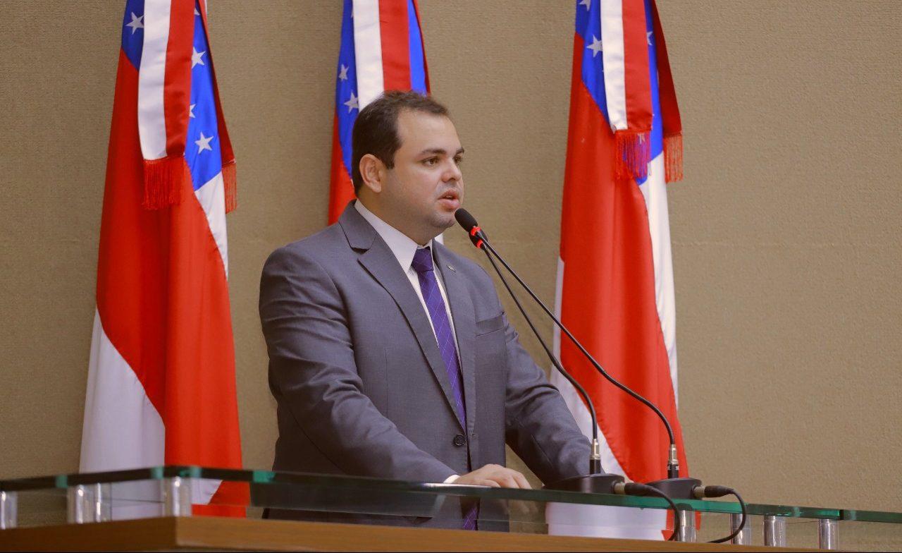 07 Dep. Roberto Cidade solicita à Prefeitura recapeamento de ruas do bairro Tancredo Neves e1645730141621