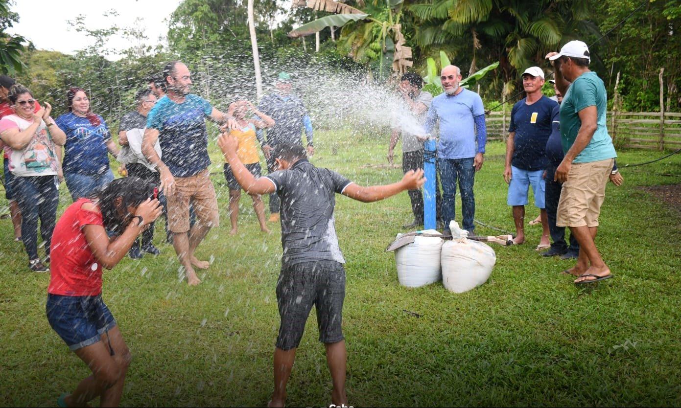 08 Dep. Cabo Maciel inaugura poços artesianos em comunidade do rio Arari em Itacoatiara e1645555202253
