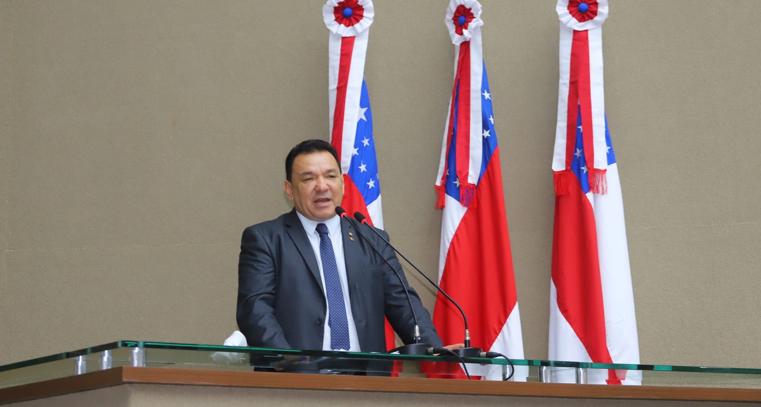 11 Dep. Tony Medeiros destaca passe livre para estudantes do transporte público scaled e1643826964315