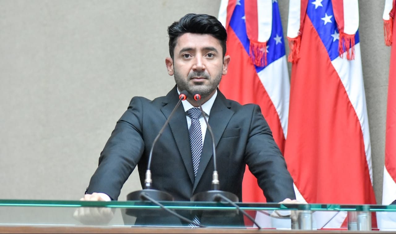 14 Dep. Carlinhos Bessa cobra manutenção da rede elétrica no lago do Caiambé e1643916841883