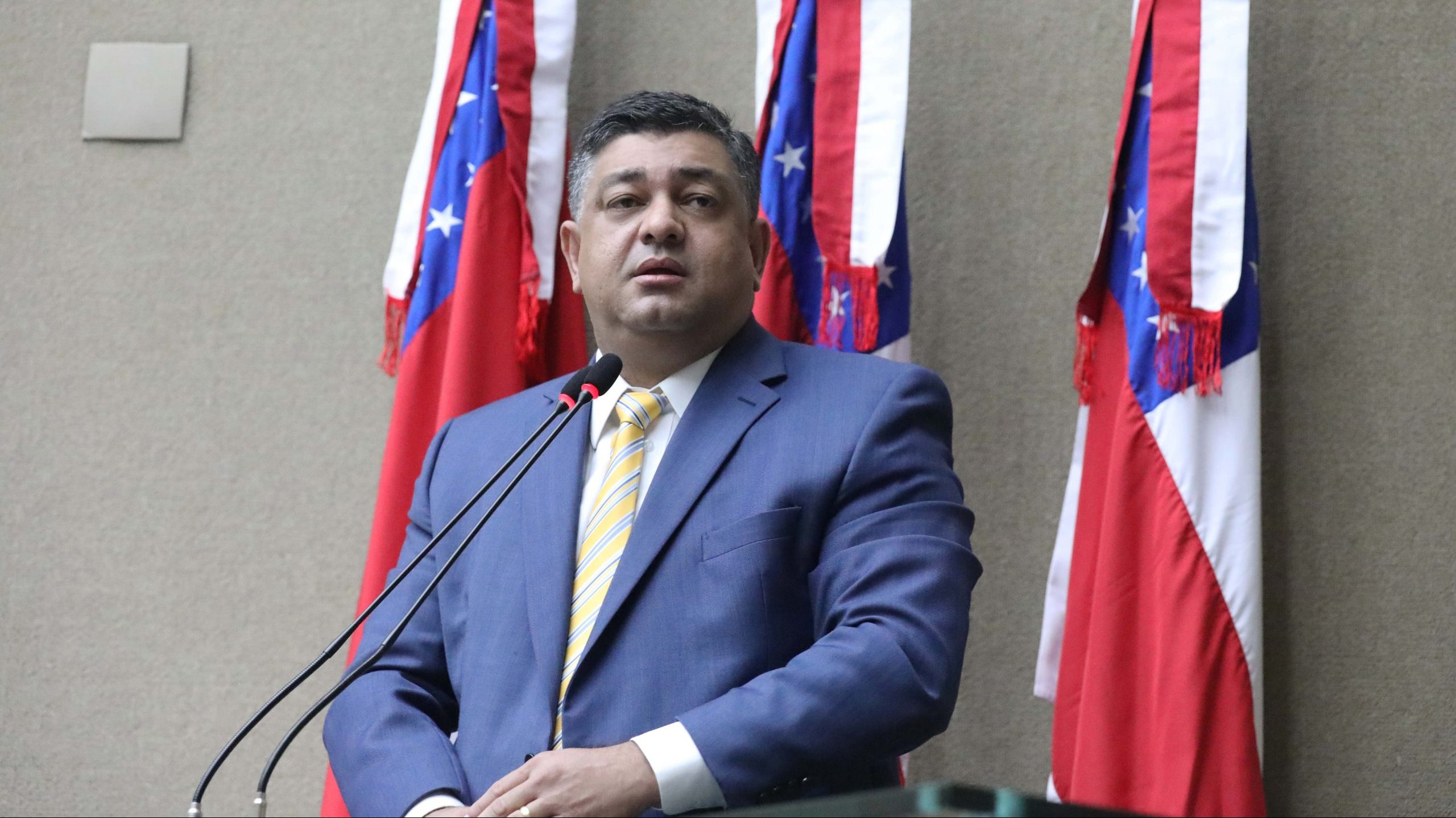 16 Dep. Dermilson Chagas sofre ataque durante discurso do governador Wilson Lima na Aleam scaled e1643831255433