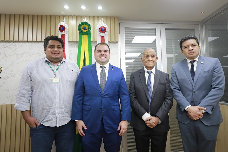 06 Dep. Roberto Cidade Proposta do deputado Roberto Cidade cria a Medalha Osvaldo Alves