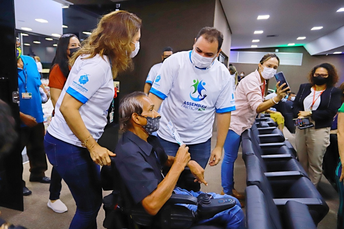 09 Dep. Roberto Cidade Leis e PLs de Roberto Cidade garantem acesso autonomia e direitos a pessoas com deficiência