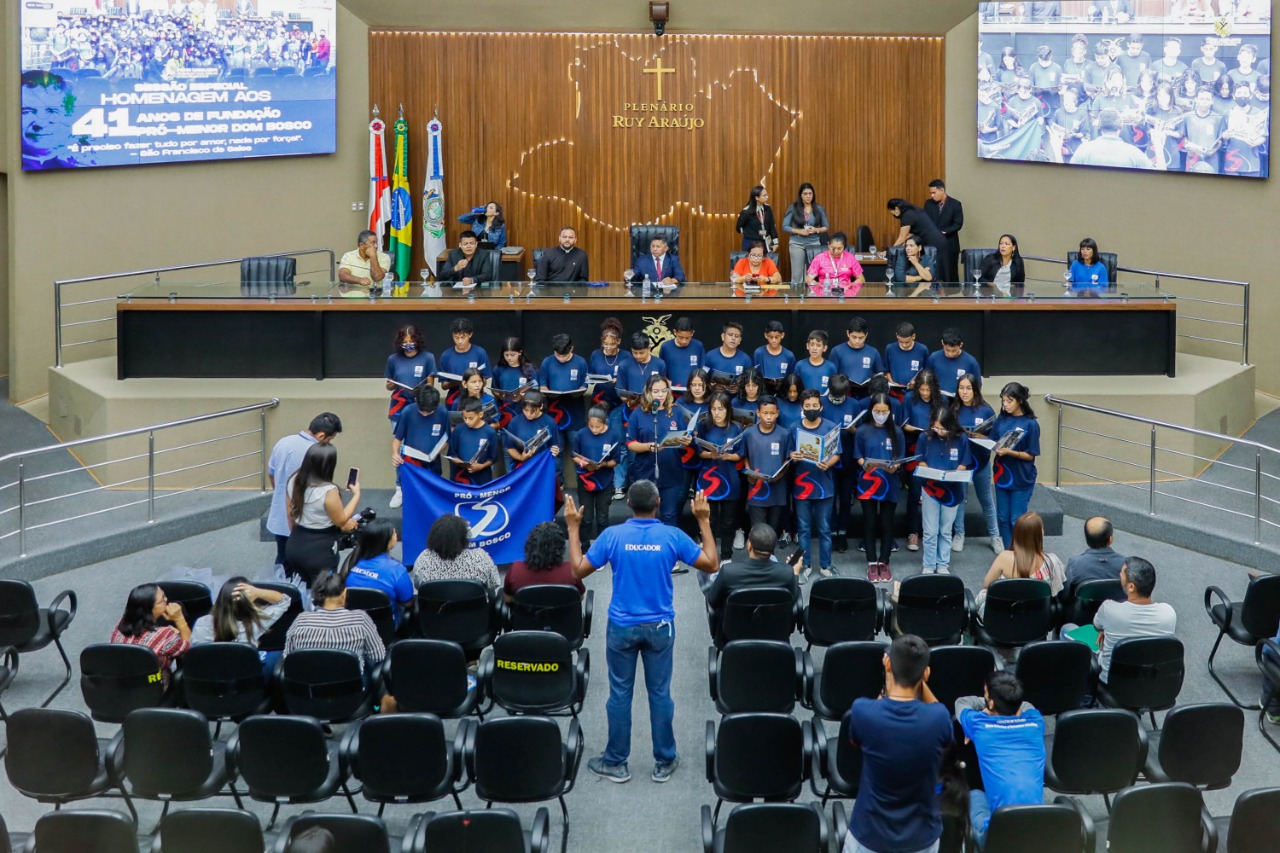 02 Assembleia homenageia Fundação do Pró Menor Dom Bosco pelos 41 anos de existência