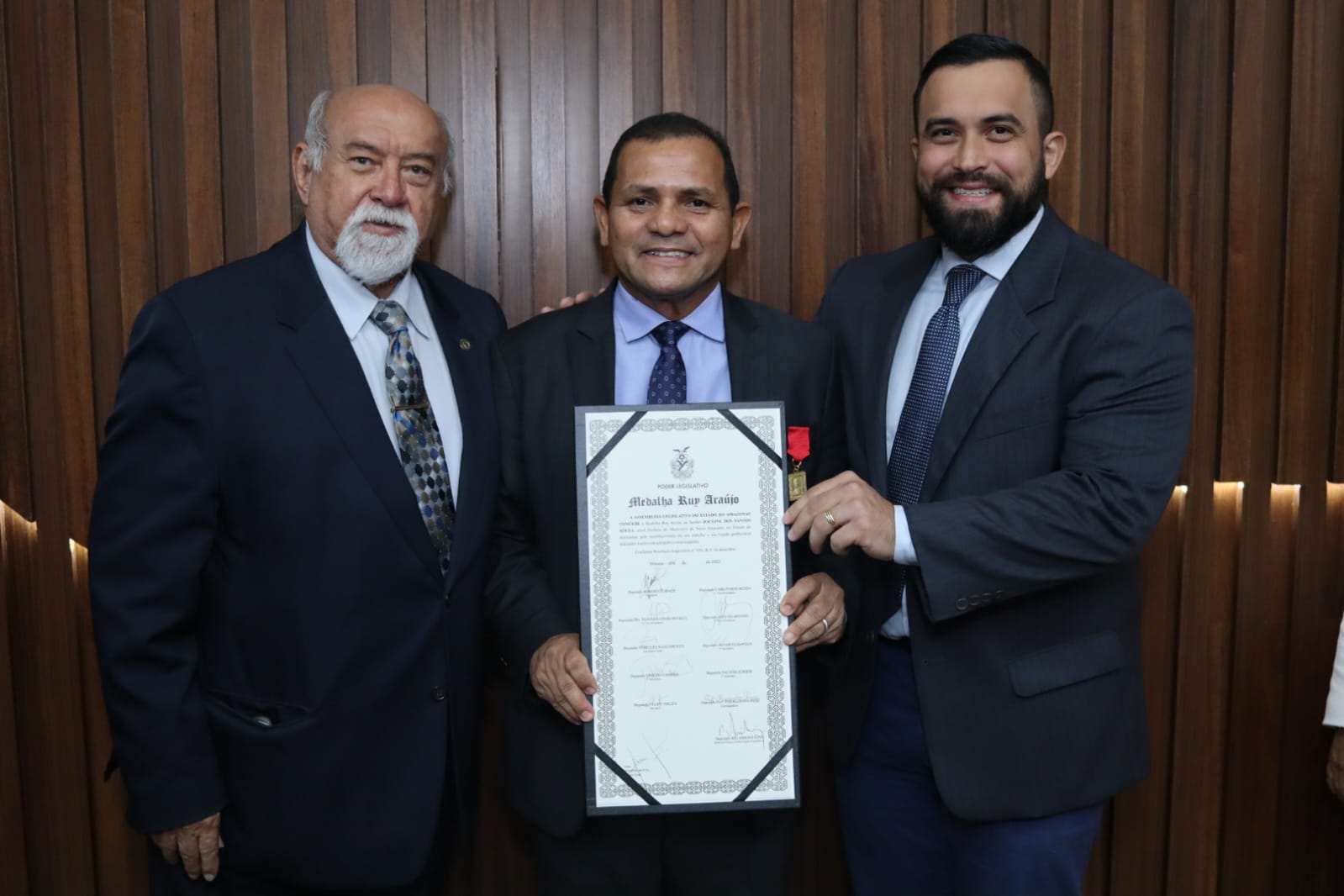 05 Aleam homenageia prefeito Jocione Souza com a Medalha Ruy Araújo