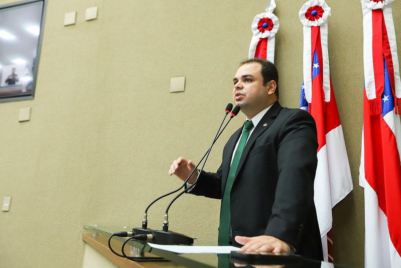 05 Dep. Roberto Cidade PL de Roberto Cidade propõe facilitar transferência de alunos em condição de violência doméstica ou familiar