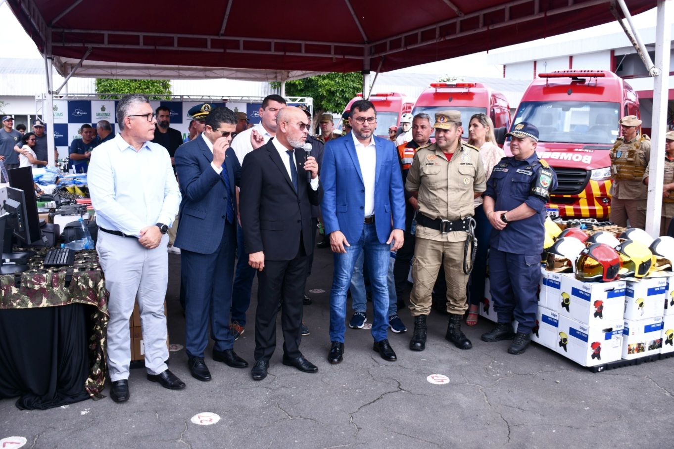 08 Dep. Cabo Maciel prestigia entrega de equipamentos para Corpo de Bombeiros e destaca os R 600 mil que direcionou em Emendas Parlamentares