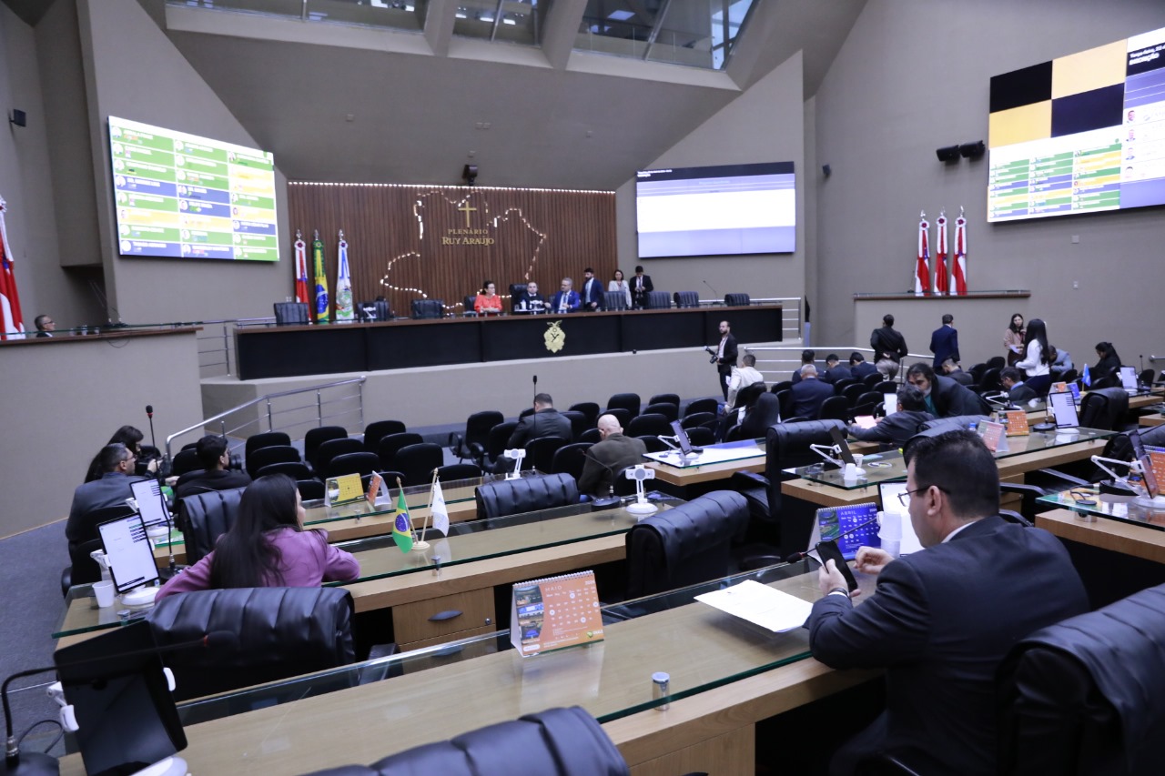 Assembleia Legislativa do Amazonas debate temas variados durante Sessao Ordinaria desta terca feira