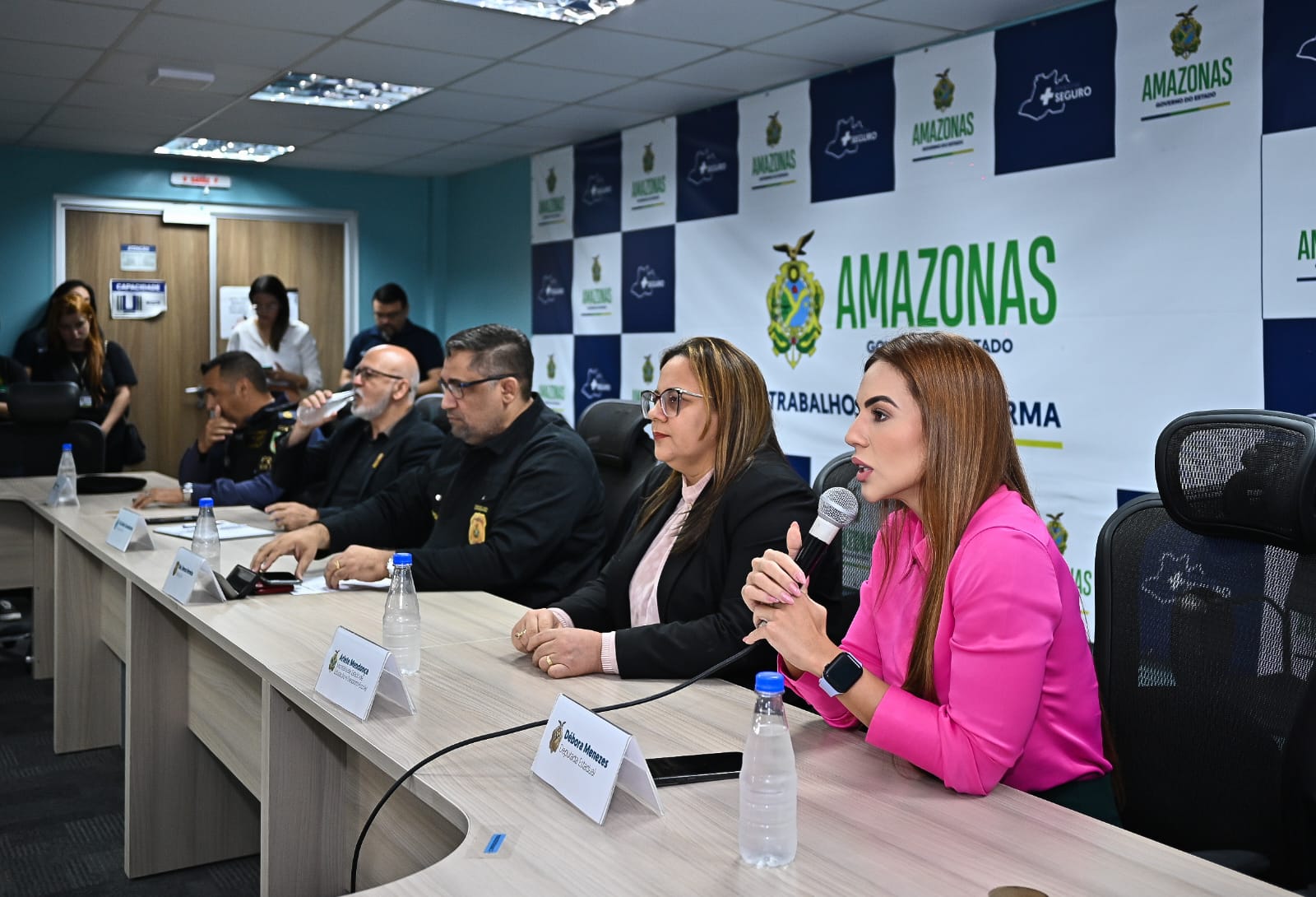 Debora Menezes acompanha desdobramentos da operacao Caminhos Seguros que prendeu pessoas acusadas de crimes sexuais infantil