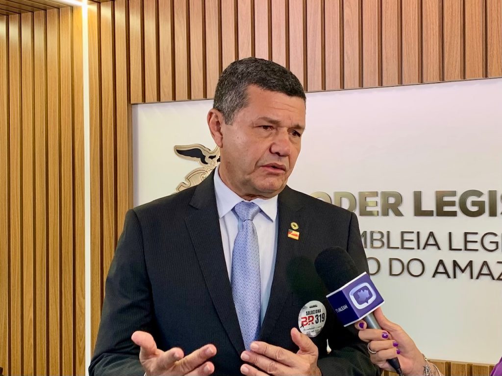 Comandante Dan afirma que na Amazonia a seguranca deve estar associada a preservacao ambiental