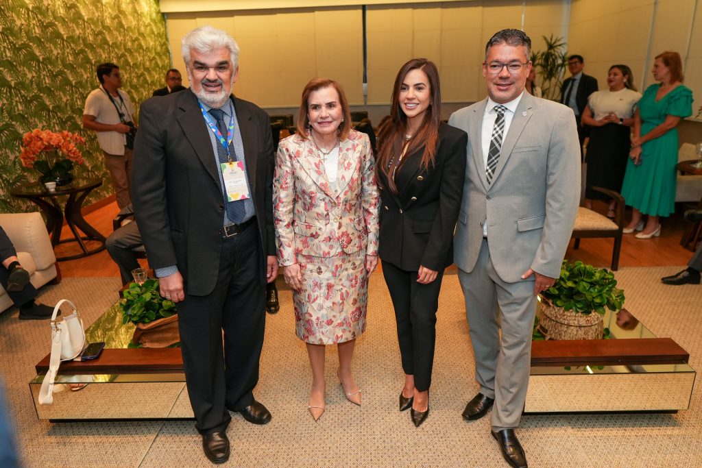 Débora Menezes participa do I Encontro Nacional da Primeira Infância na sede do TCE 1 Debora Menezes participa do I Encontro Nacional da Primeira Infancia na sede do TCE Foto Daniel Nogueira