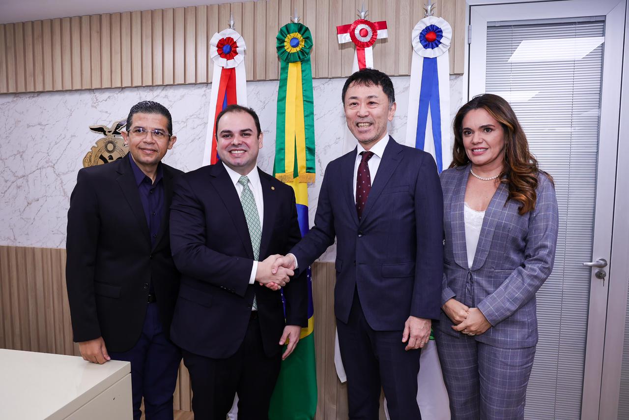 Presidente da Aleam Roberto Cidade e consul geral do Japao Yuichi Miyagawa reforcam lacos economicos e culturais em agenda oficial Foto Herick Pereira