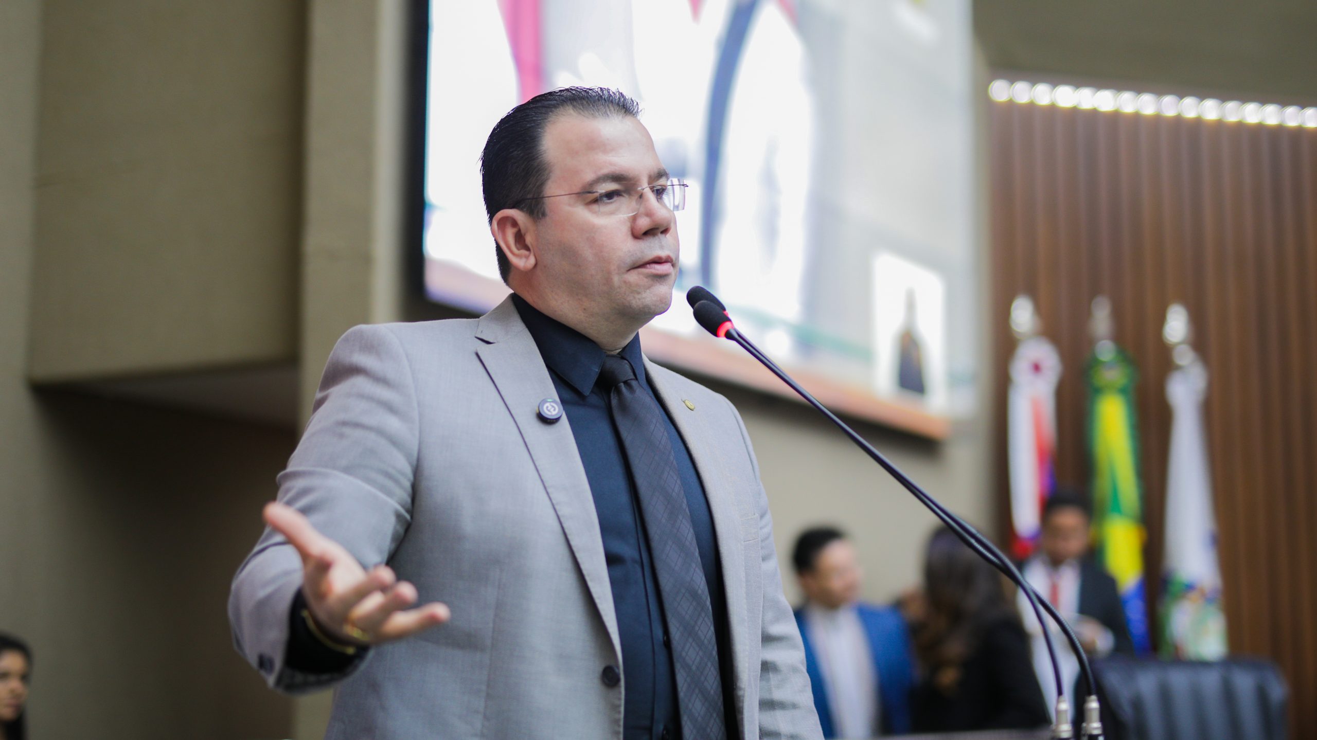 Wilker Barreto repercute denuncia de paciente em negligencia grave no Hospital 28 de Agosto scaled