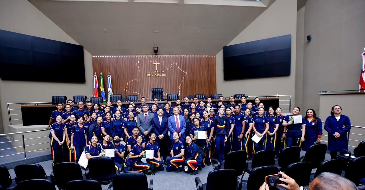 Adjuto Afonso recebe alunos do 3o ano do ensino medio da Escola Coronel Pedro Camara Foto Ney Xavier