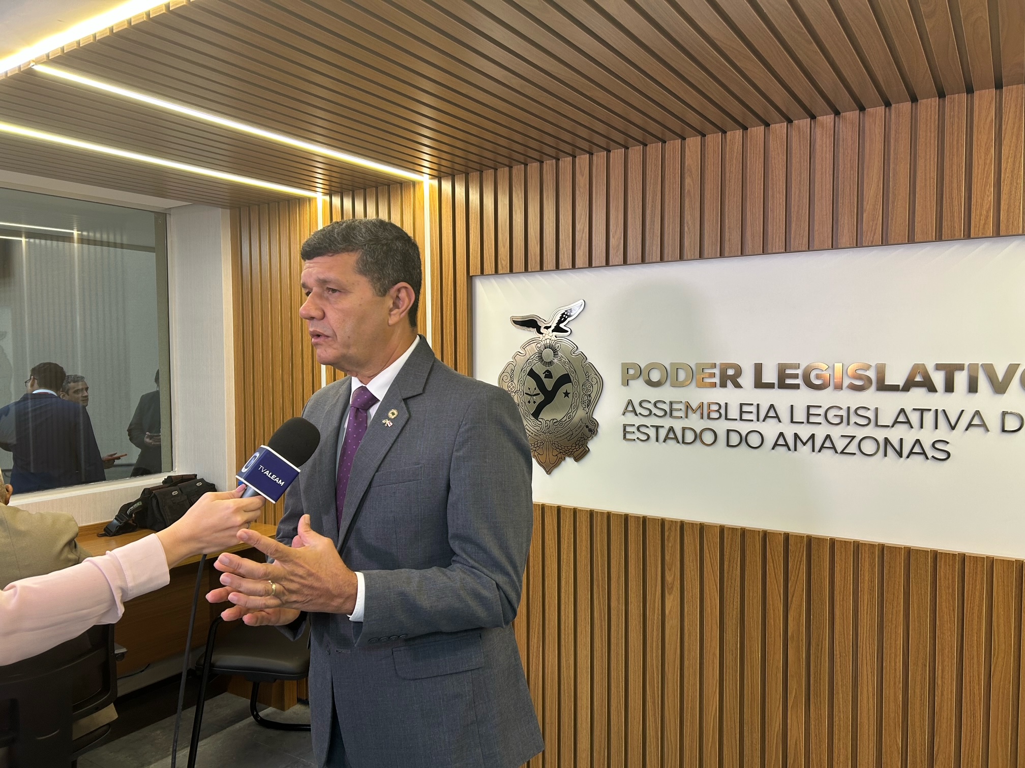 Comandante Dan volta a alertar sobre o preco da gasolina nas bombas de Manaus