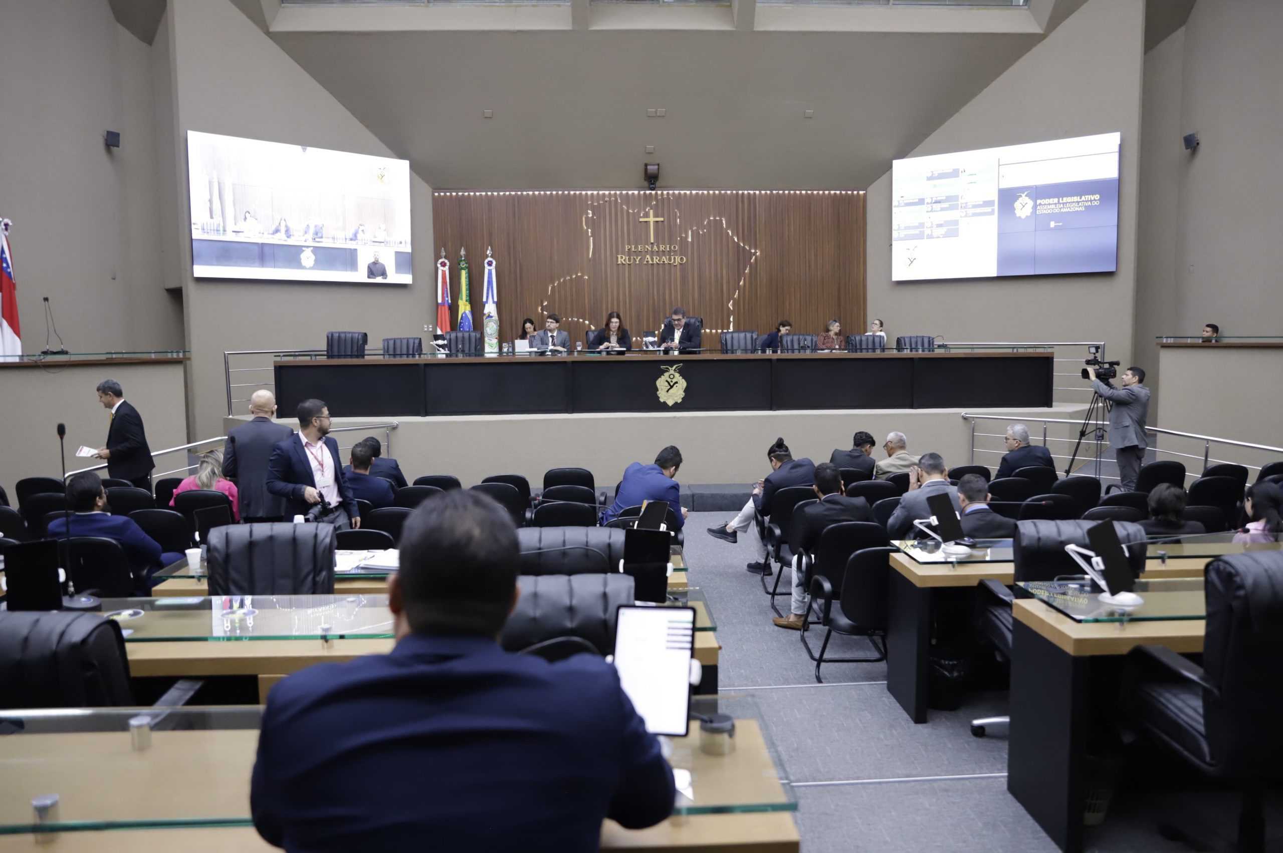 Pavimentacao da BR 319 seguranca publica e violencia politica de genero marcam debates na Aleam Foto Danilo Mello Aleam scaled