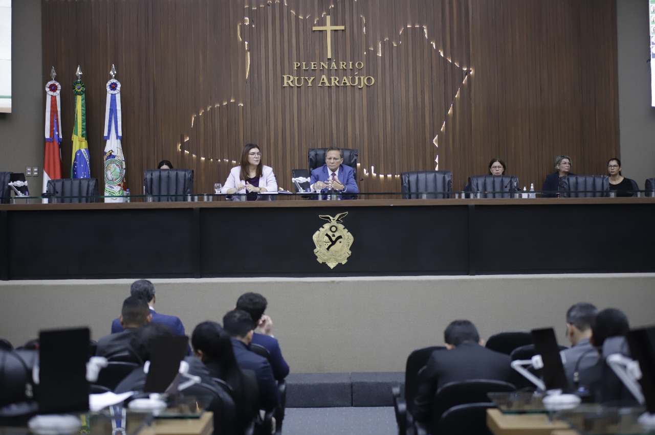 Regulamentacao do transporte hidroviario inclusao de municipios no PAC e denuncia de violencia contra crianca foram os assuntos na Aleam nesta terca feira Foto Danilo Mello Aleam