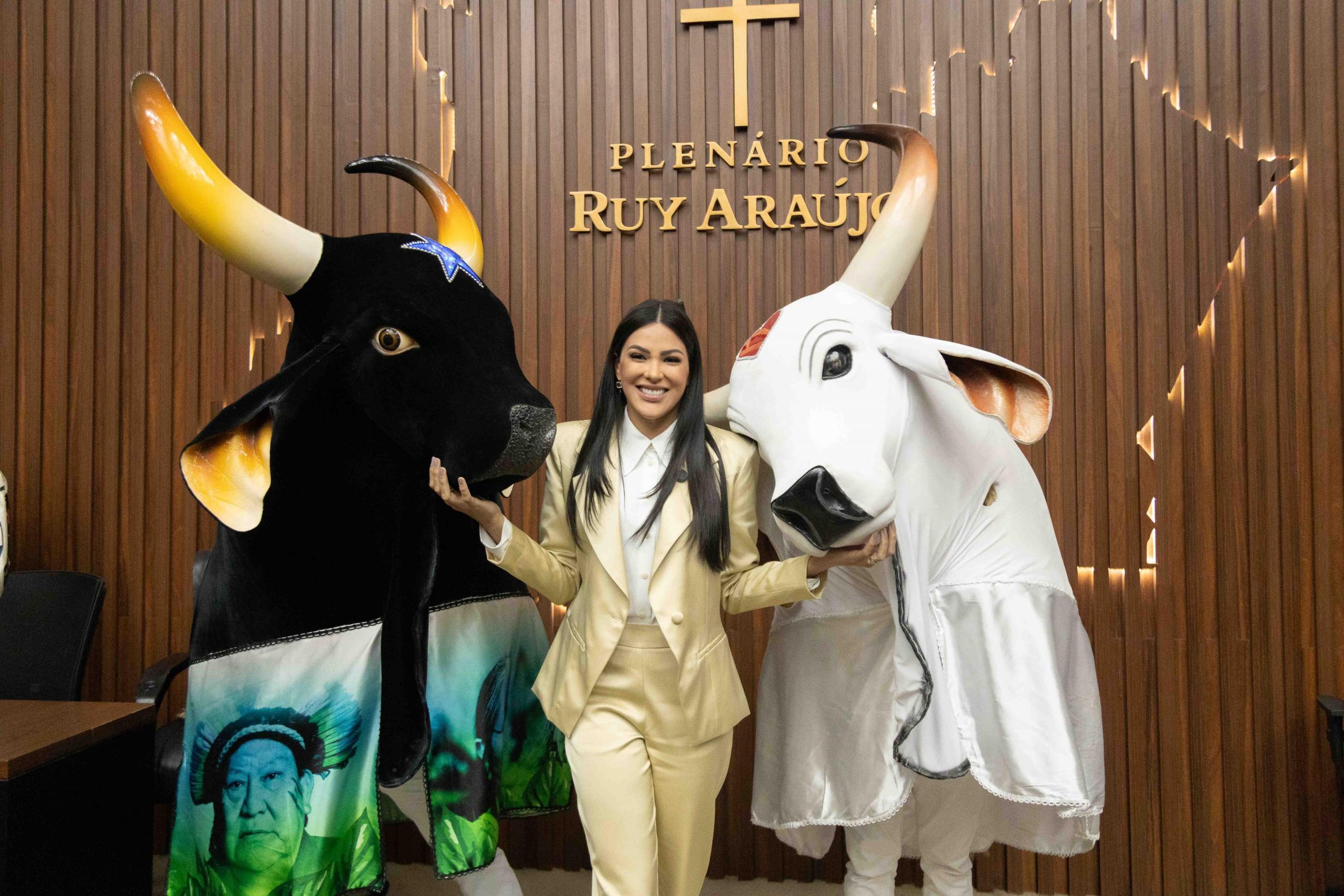 Deputada Mayra Dias destaca importancia do Festival de Parintins para a economia cultura e turismo do Amazonas Foto Tadeu Rocha scaled