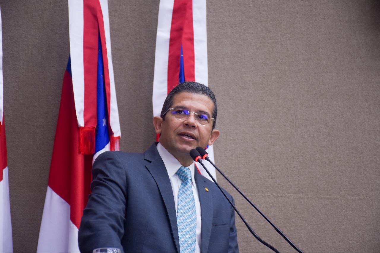 Deputado Joao Luiz alerta sobre filas de carretas na balsa do Igapo Acu na BR 319 Foto Mauro Smith