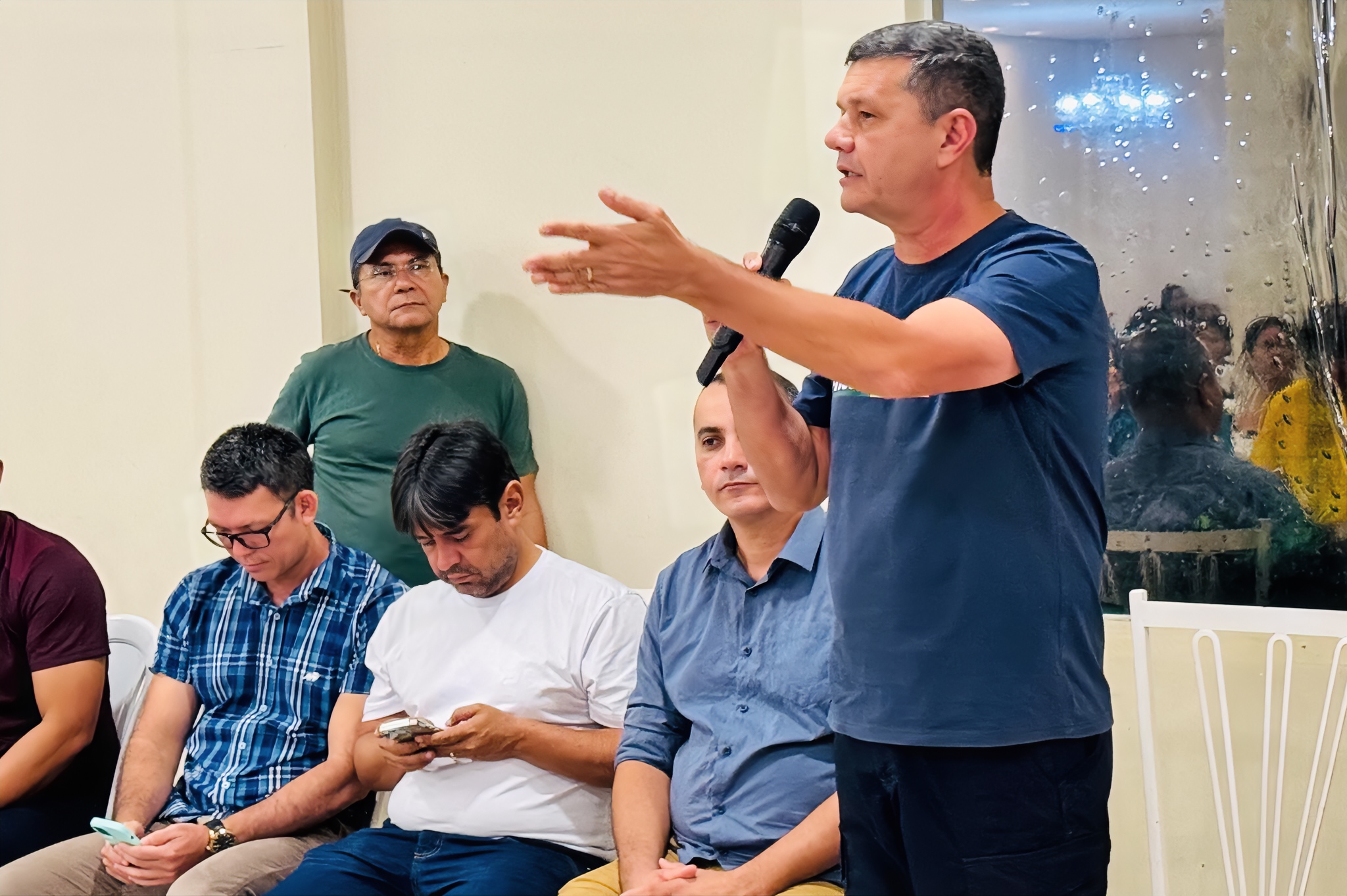 Comandante Dan percorre 13 municipios em agenda intensa para ouvir os cidadaos