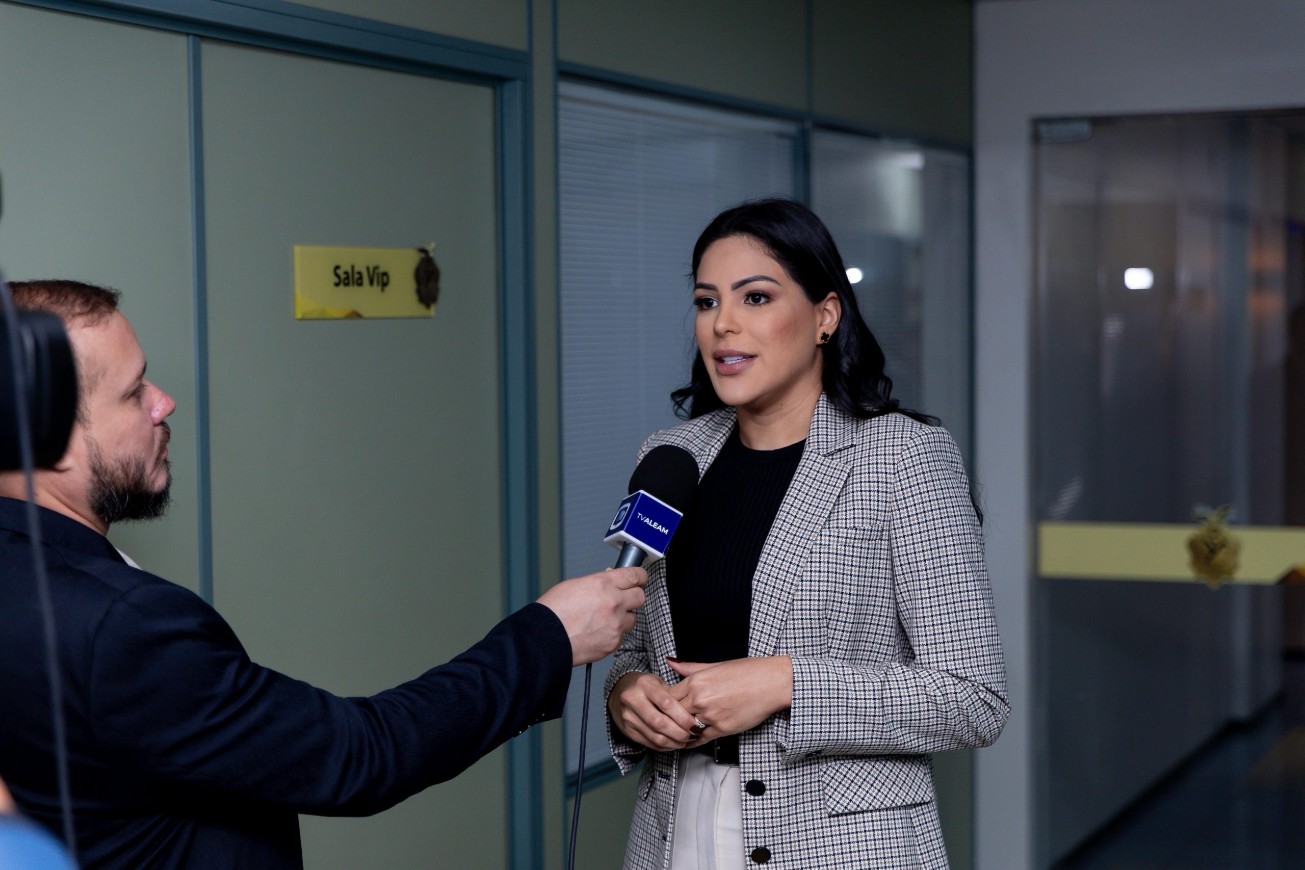 Deputada Mayra Dias destina R 300 mil para melhorias na UEA de Maues e reforca apoio a educacao Foto Tadeu Rocha scaled