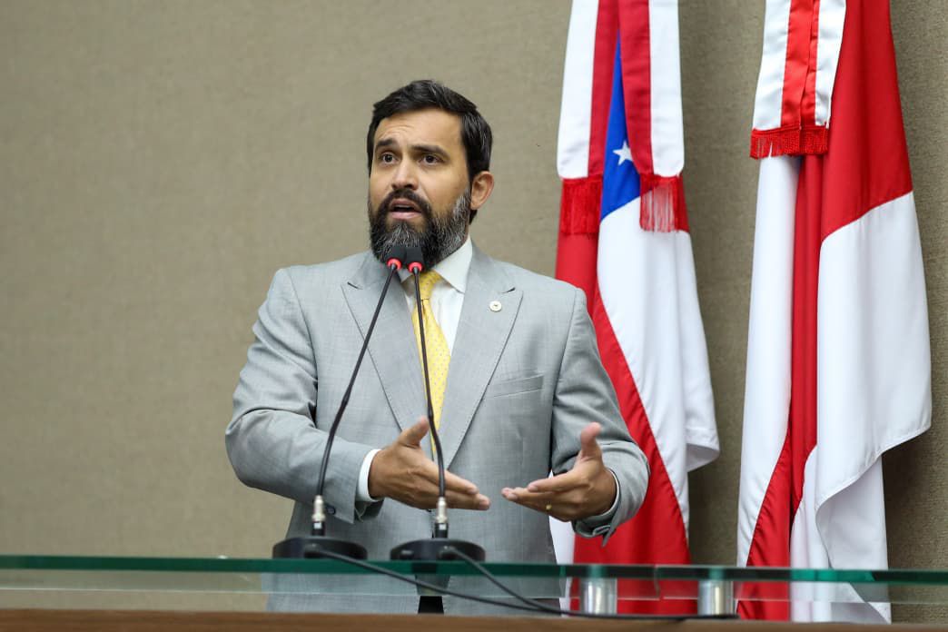 Deputado Dr. George Lins cobra Azul por cancelamento de voos e exige respeito as populacoes do interior do Amazonas Foto Leandro Castro
