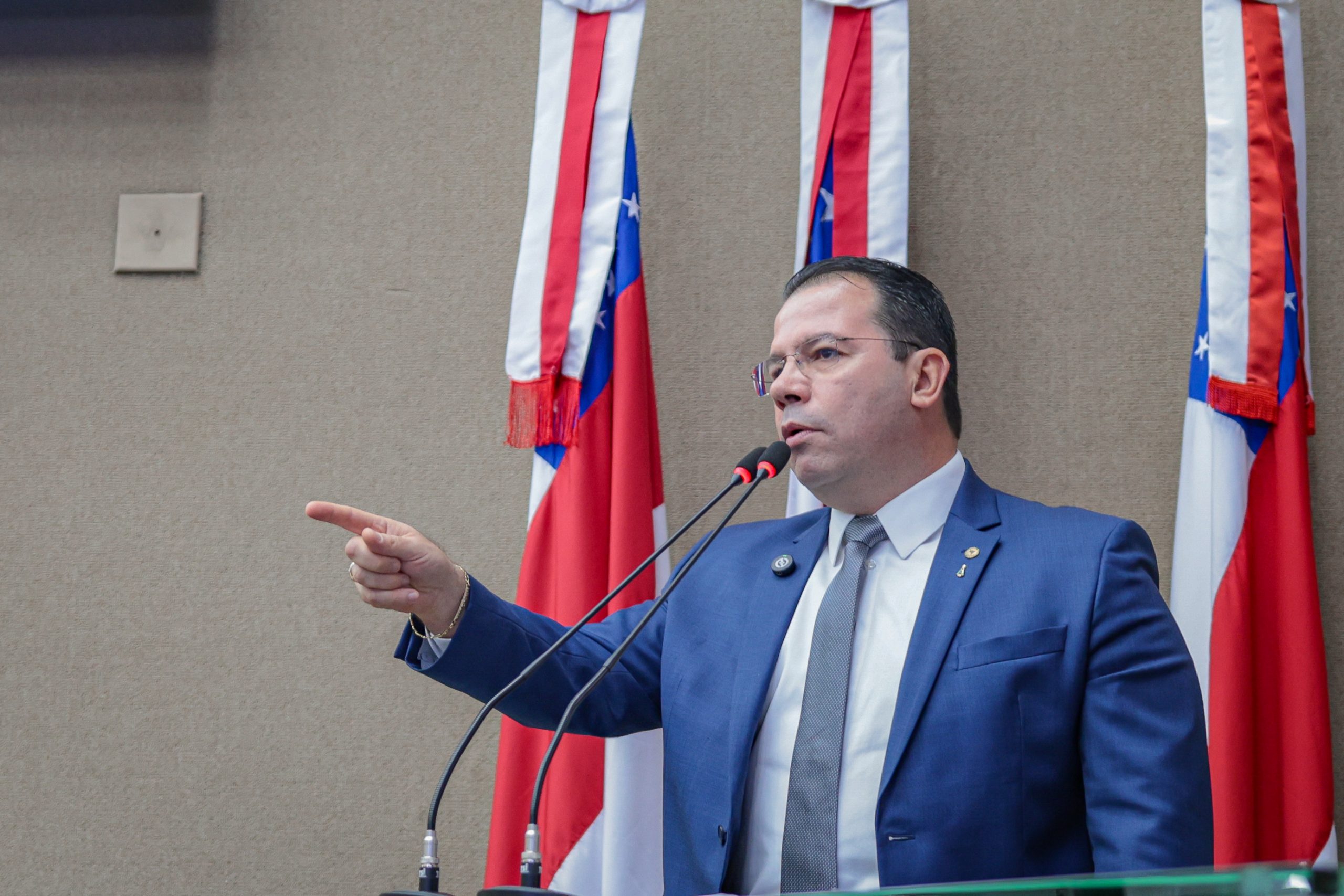 MPAM acata denuncia de Wilker Barreto e apura contrato de R 196 milhoes sem licitacao na Saude do Amazonas scaled