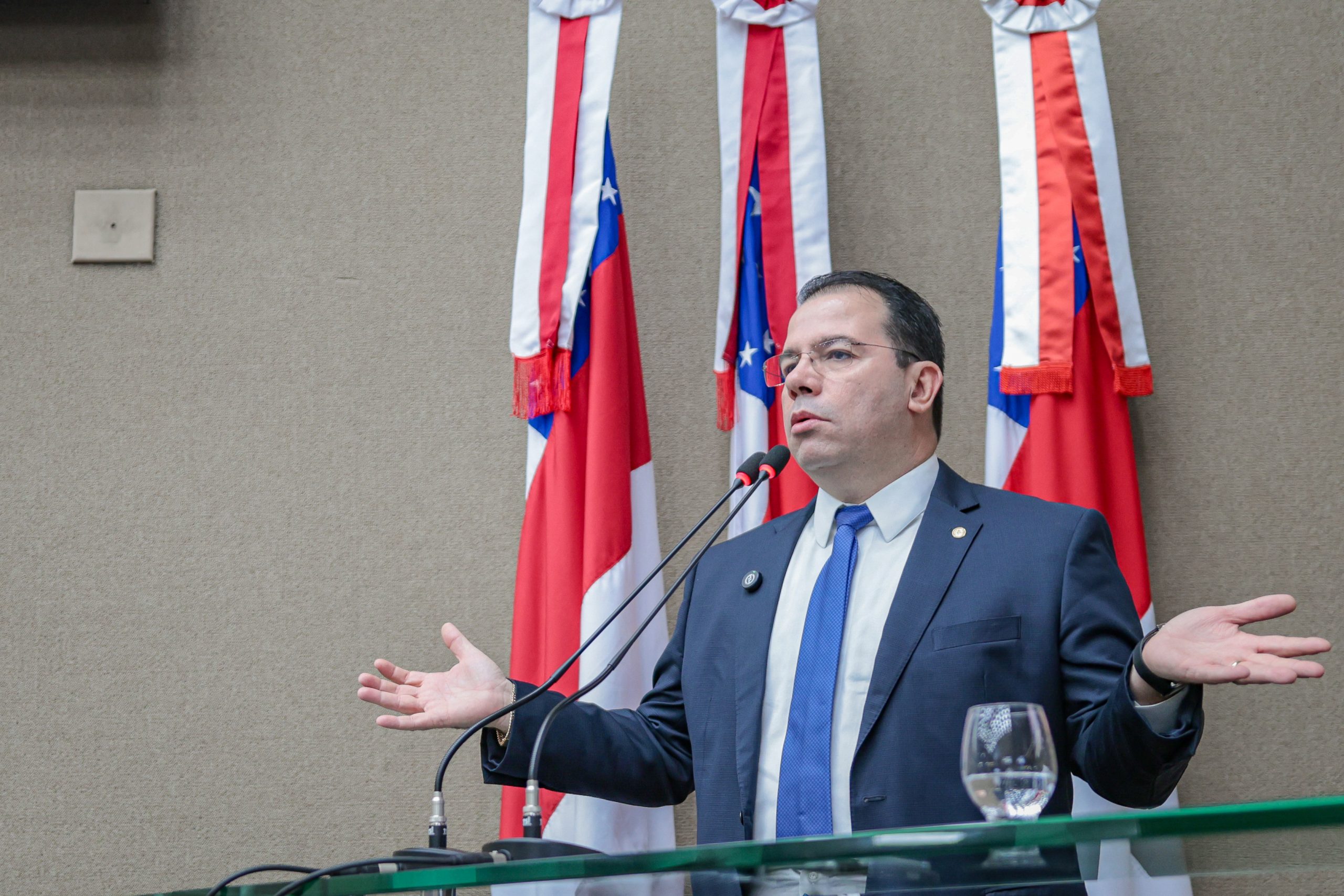 Wilker Barreto denuncia descaso na UPA Itacoatiara e cobra funcionamento de tomografo scaled