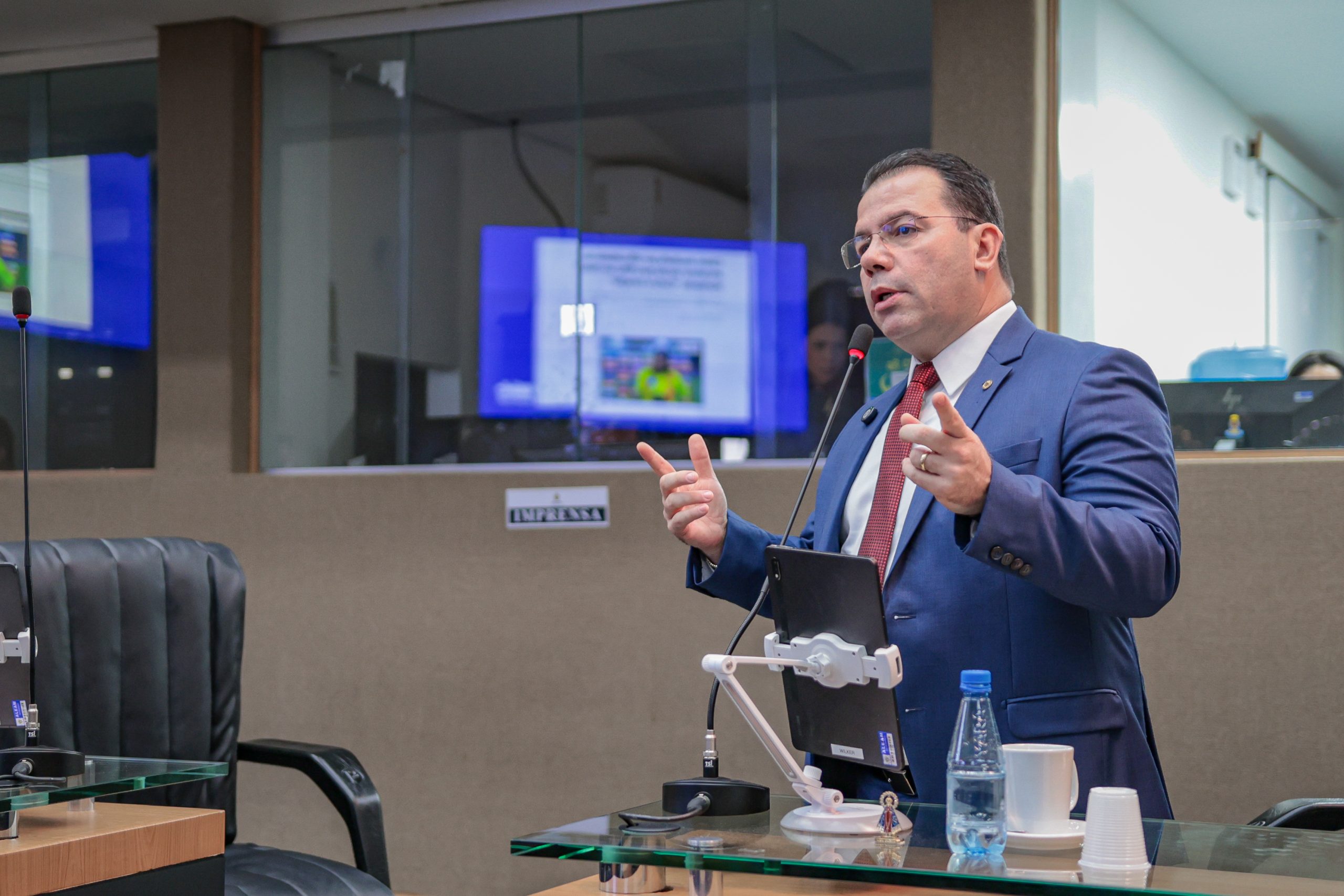 Wilker Barreto denuncia exclusão de crianças autistas sem mediadores na capital e Estado 1 Wilker Barreto denuncia exclusao de criancas autistas sem mediadores na capital e estado scaled