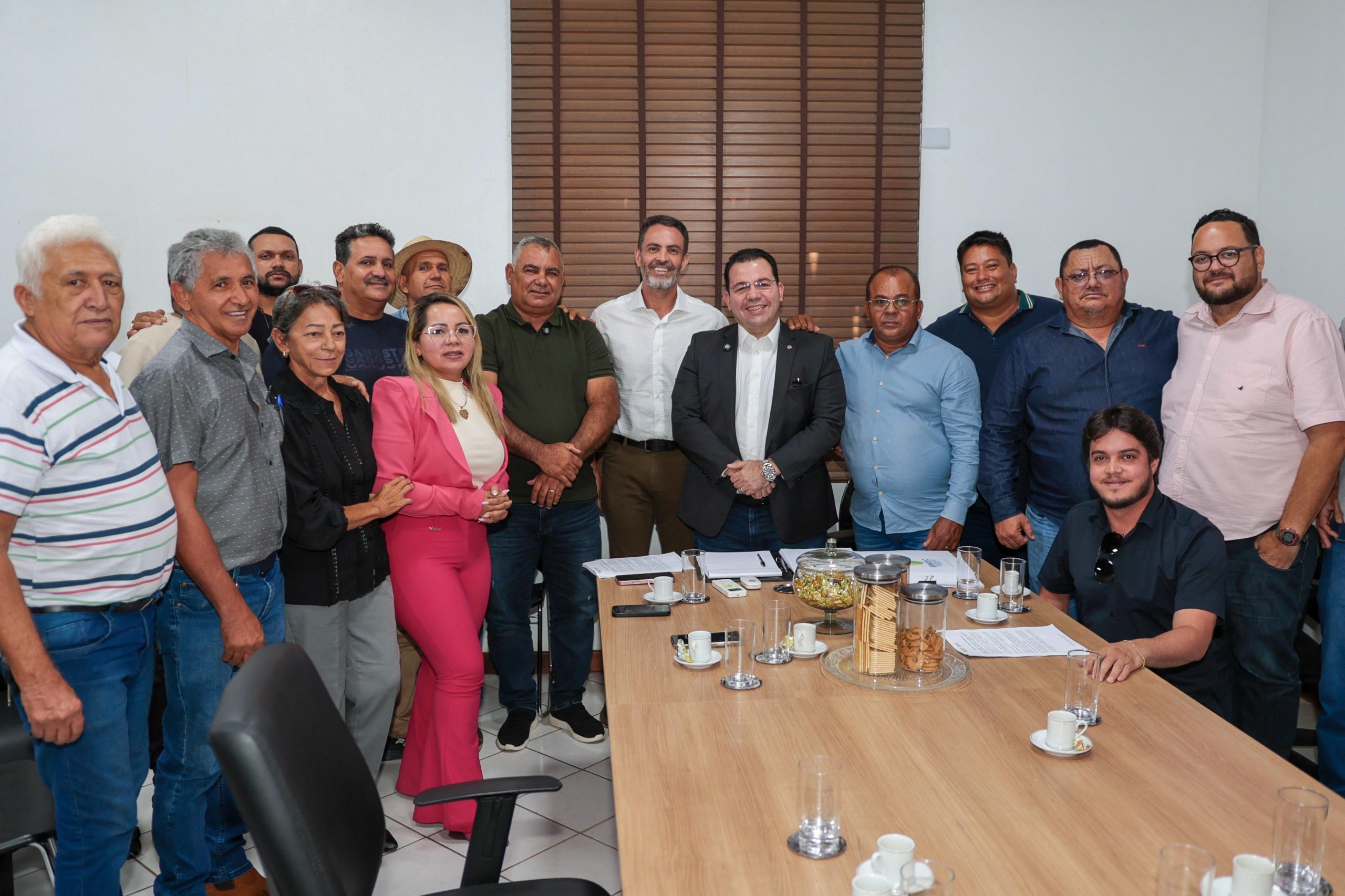 Wilker Barreto participa de assinatura de termo de cooperacao entre Porto Velho e Canutama para manutencao de estradas vicinais scaled