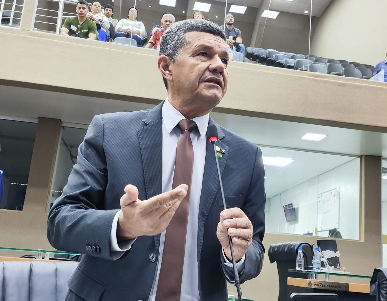 Comandante Dan defende auxilio as familias que praticam a mineracao ilegal para sobreviver