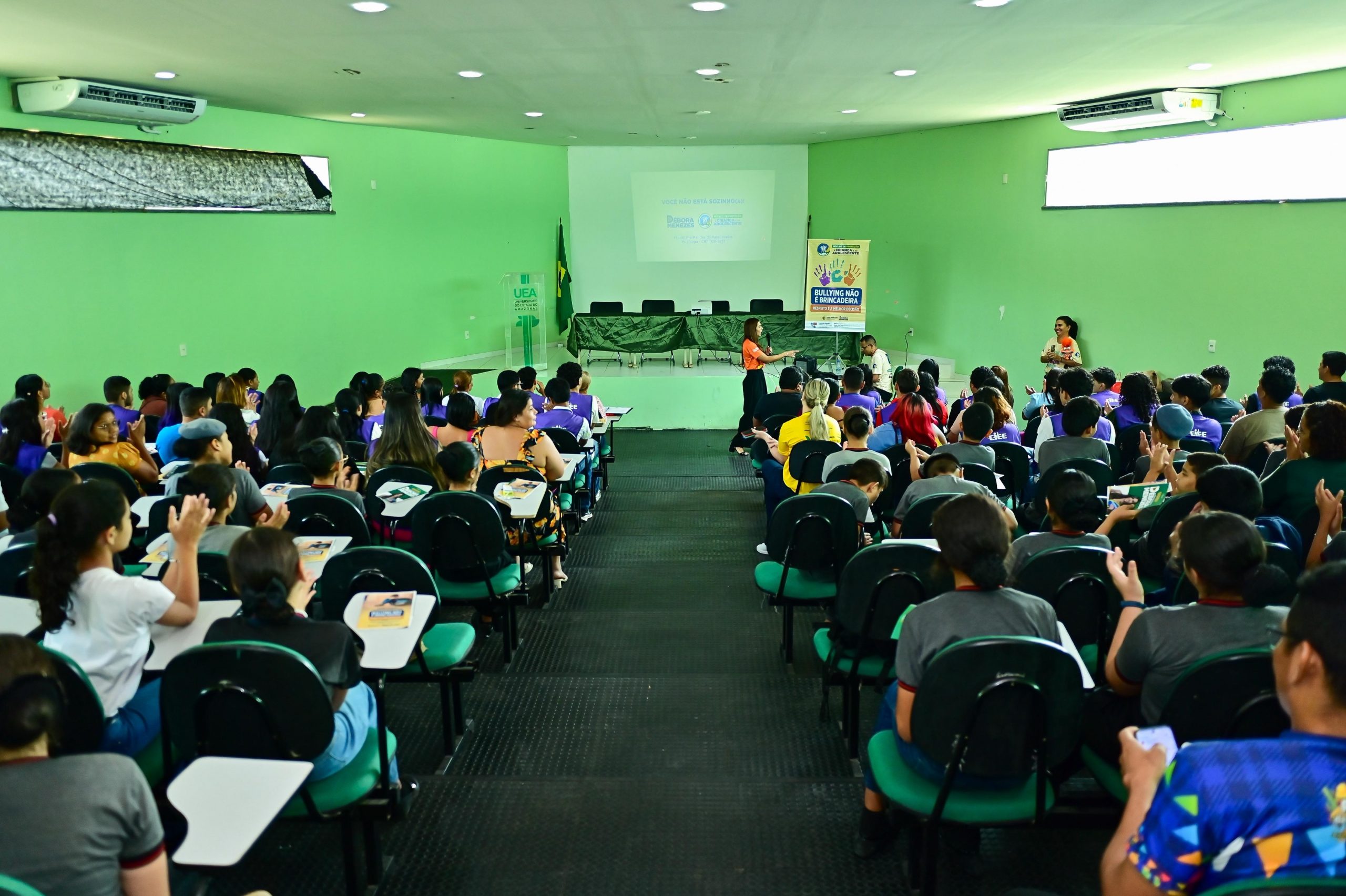 Debora Menezes leva Programa ‘Mentes Saudaveis a aprendizes em Presidente Figueiredo scaled