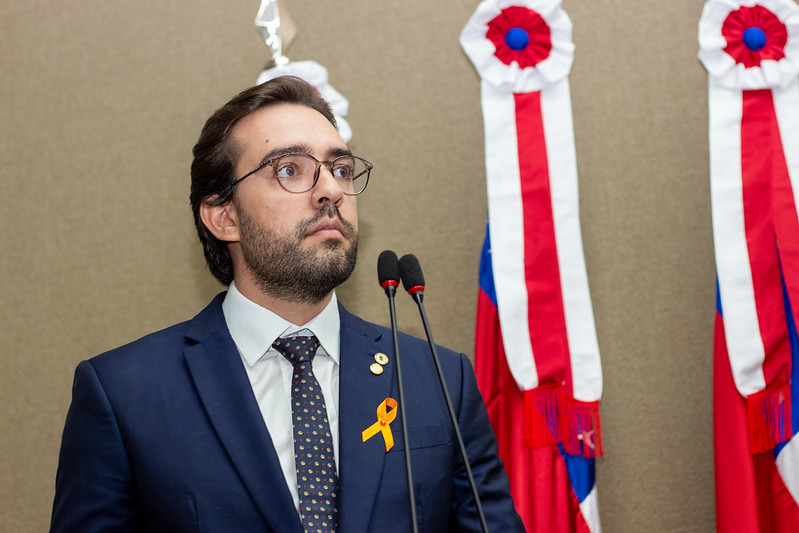 Deputado Thiago Abrahim destina emendas para educacao infraestrutura e assistencia social de Maues