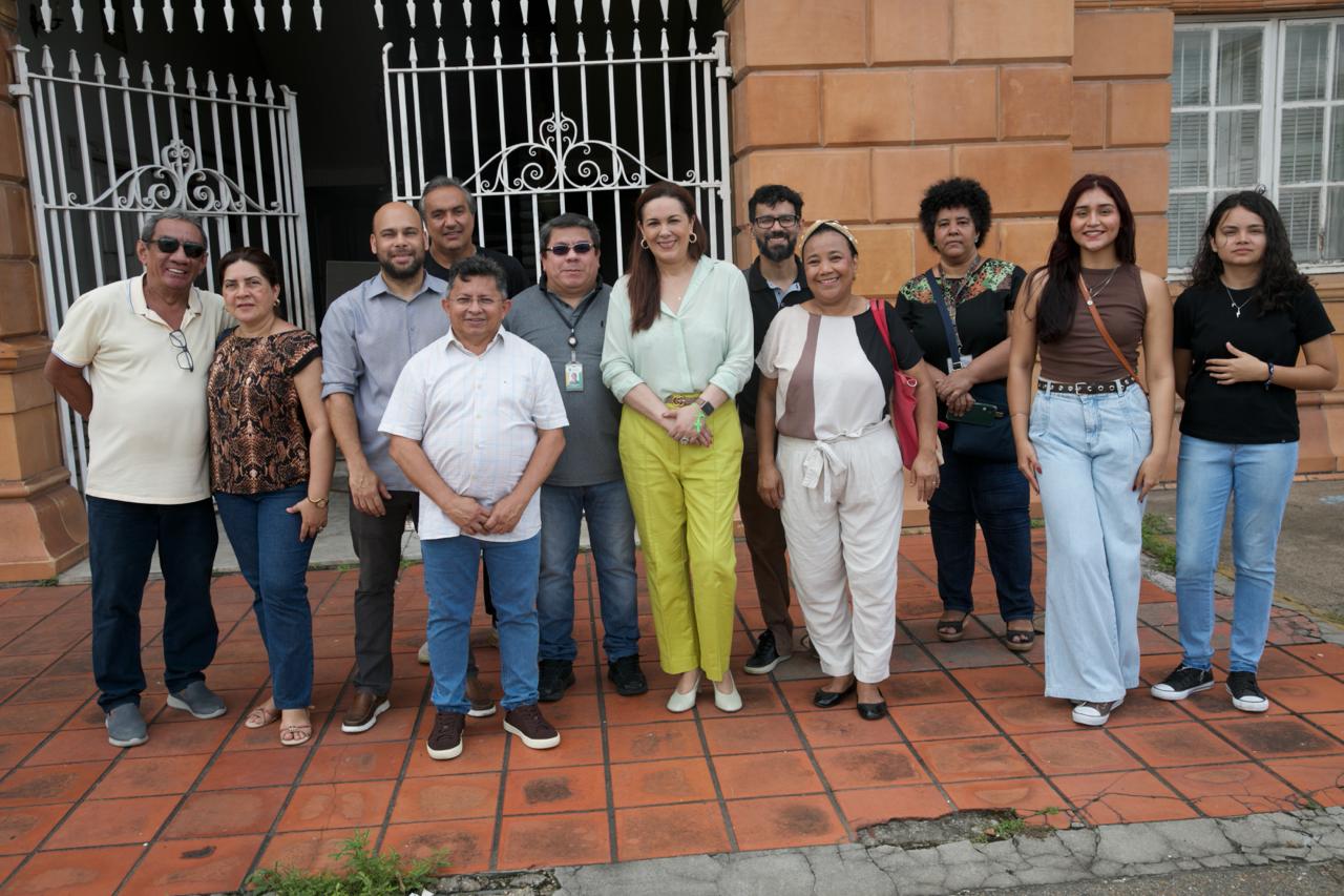 Sinesio Campos articula repasse do predio da Alfandega a UEA e anuncia futuro uso educacional