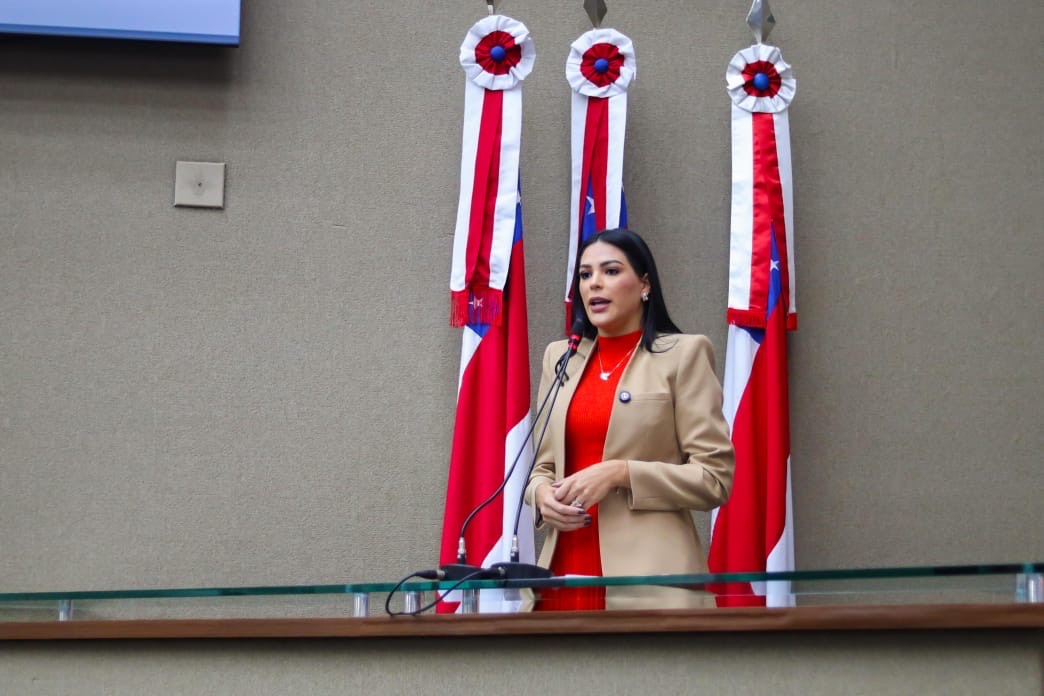Nao e justo esperar meses por um direito basico alerta Mayra Dias sobre emissao de identidade no Amazonas Foto Nathalie Brasil
