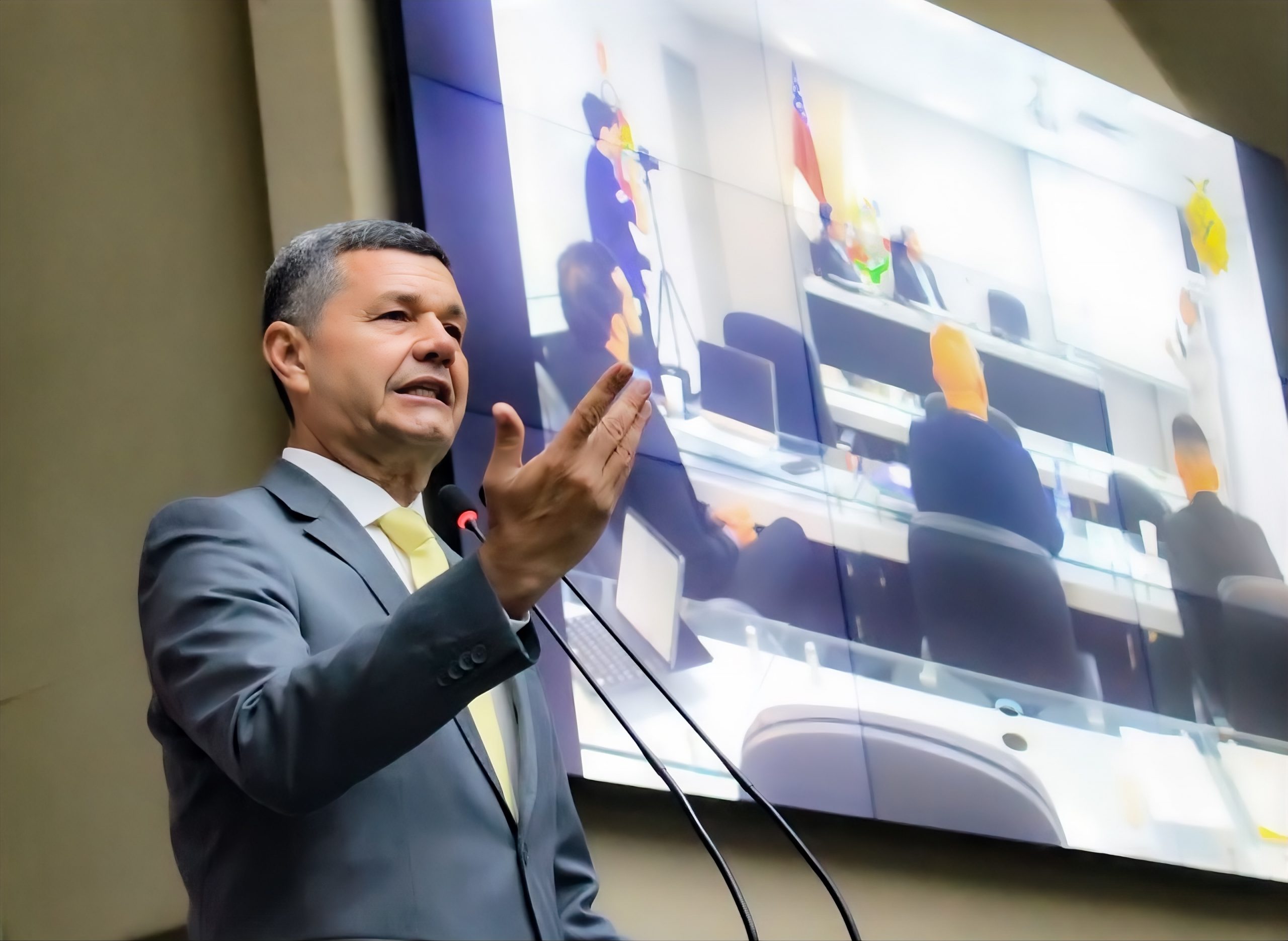 Comandante Dan leva a plenaria da Aleam a barbarie das delegacias do interior scaled