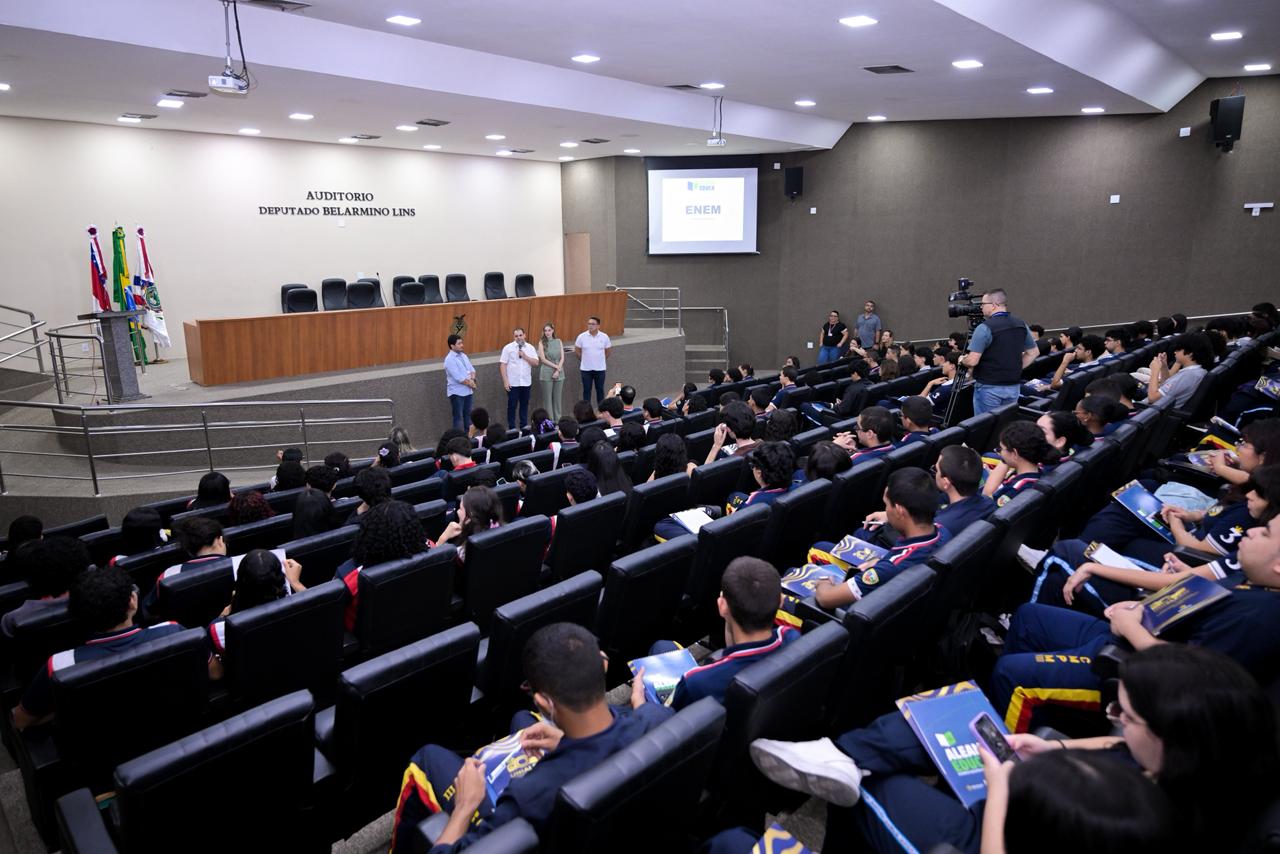 Programa ‘Aleam Educa realiza aula final para alunos da rede estadual que participarao do Enem Foto Artur Gomes