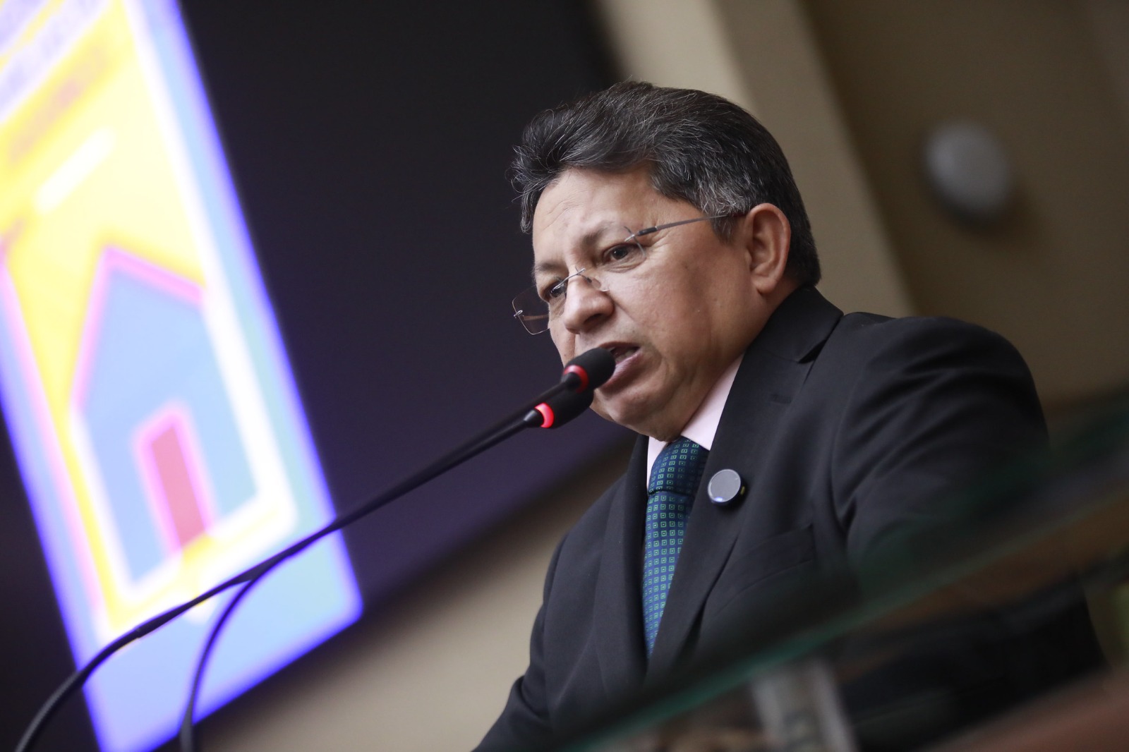 Sinesio Campos destaca impacto do programa ‘Luz do Povo no Amazonas